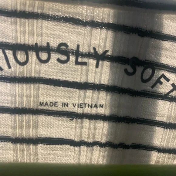 Button up - Picture 3 of 3